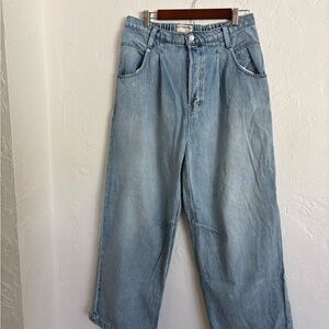 We The Free CRVY Light Blue Denim Jeans Size M